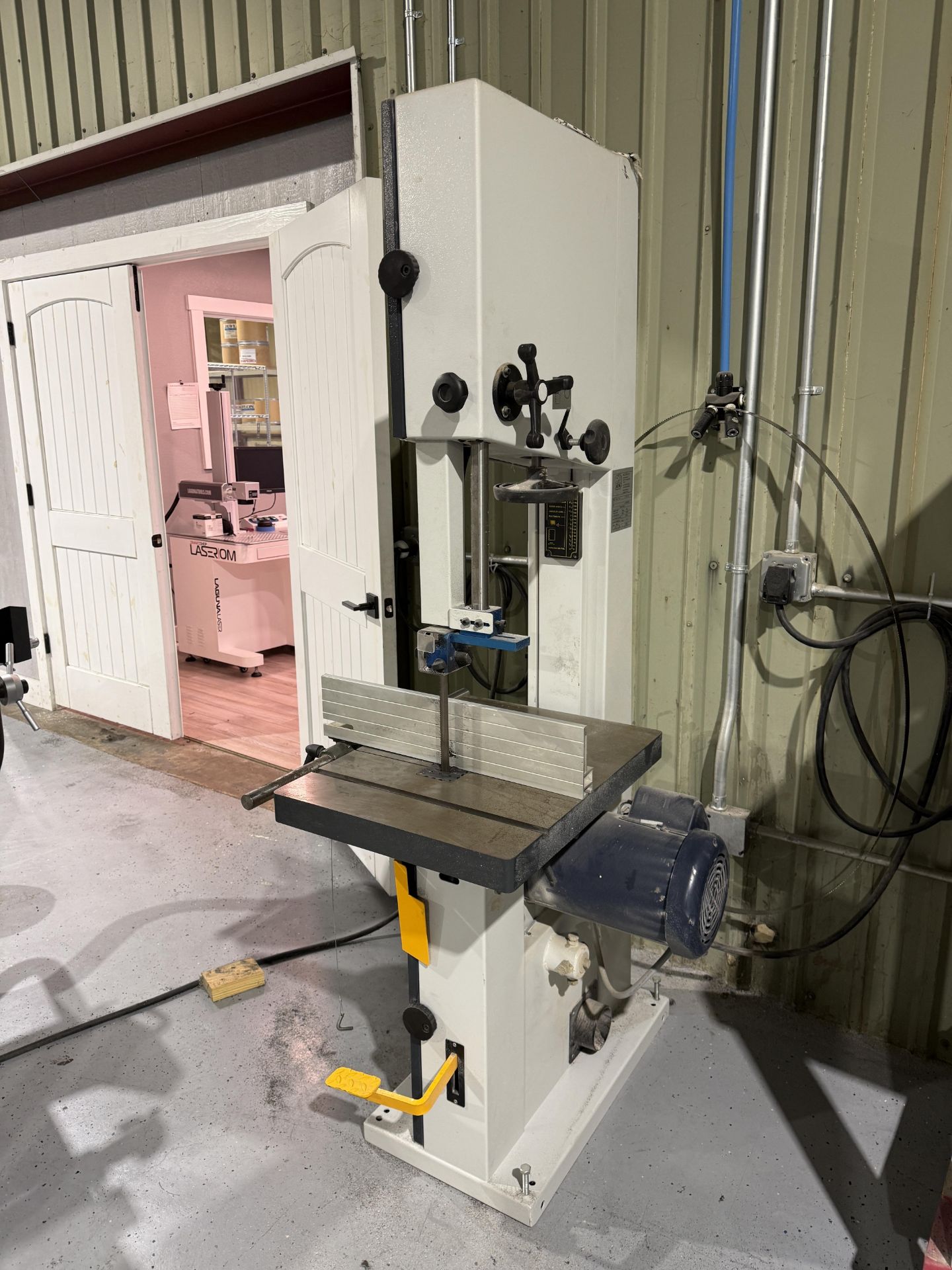 2019 Laguna 18 Vertical Bandsaw Model LT18 - Image 3 of 10