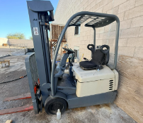 SC 4000 Series Fork Lift 2750 lb capacity