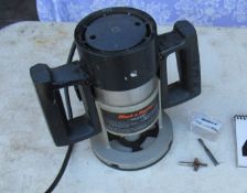 Porter Cable 1hp router with beveling and line cutting bit