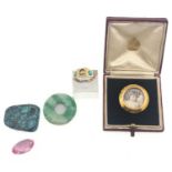 A selection of jewellery
