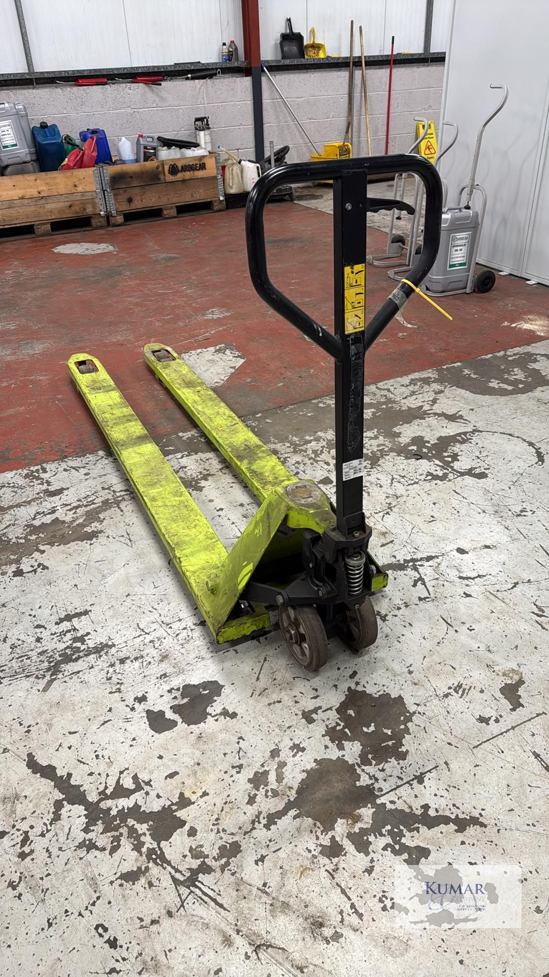 Extra Long Reach Hydraulic Pallet Lifter