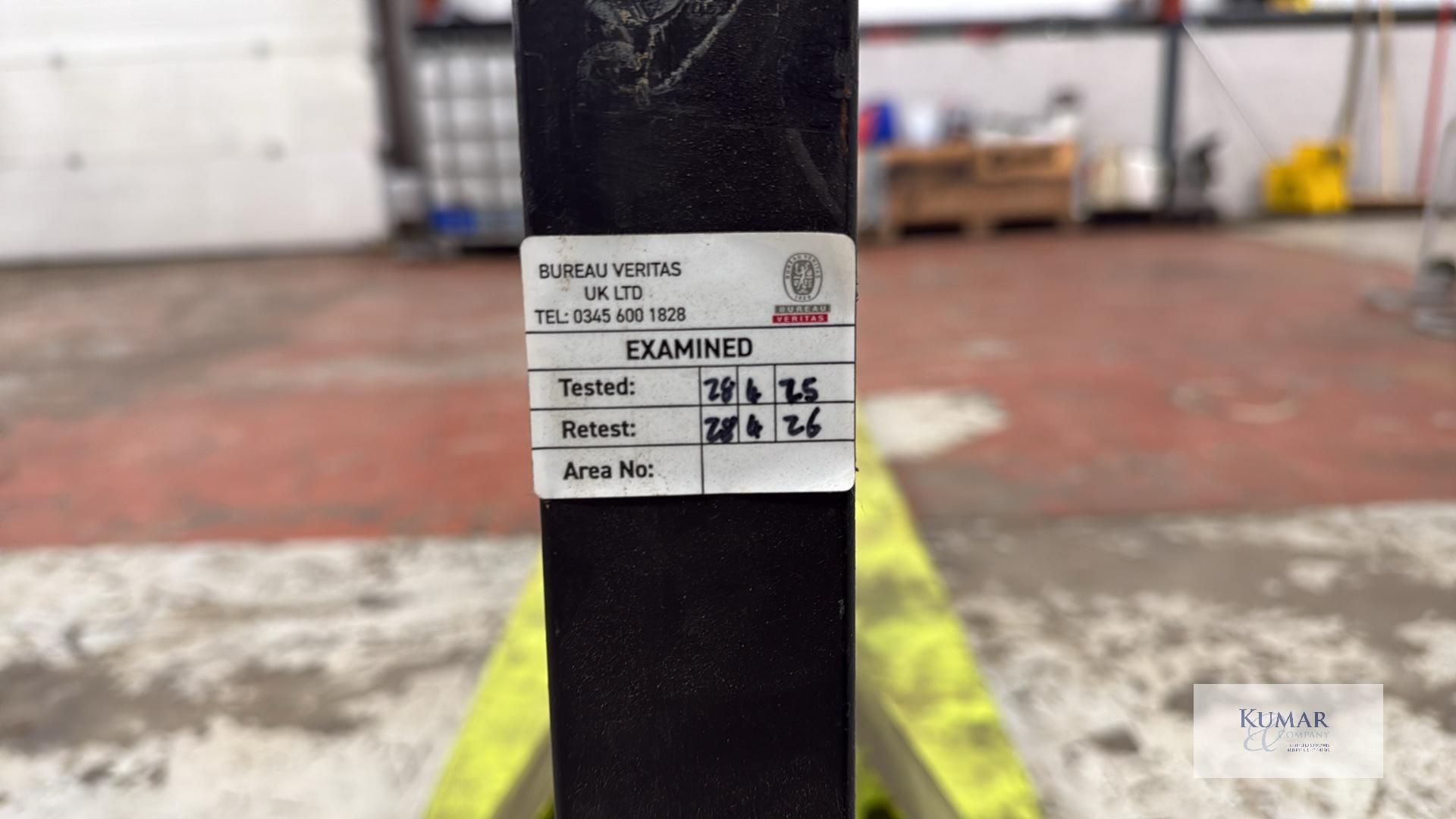 Extra Long Reach Hydraulic Pallet Lifter - Image 3 of 5