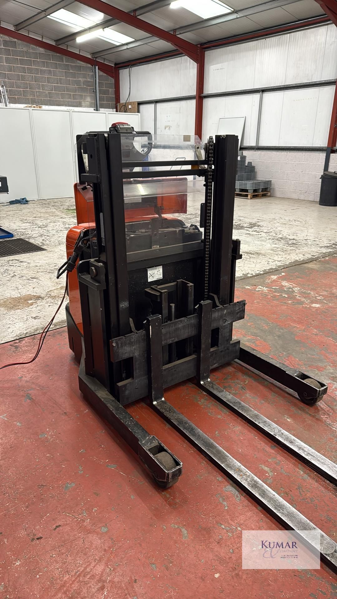 BT Model SPE125, Pedestrian Battery Operated Fork Lift Truck, Rated Capacity 750Kg, Serial No. - Image 6 of 17