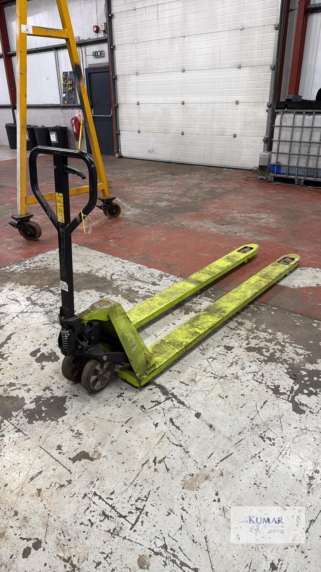 Extra Long Reach Hydraulic Pallet Lifter - Image 2 of 5