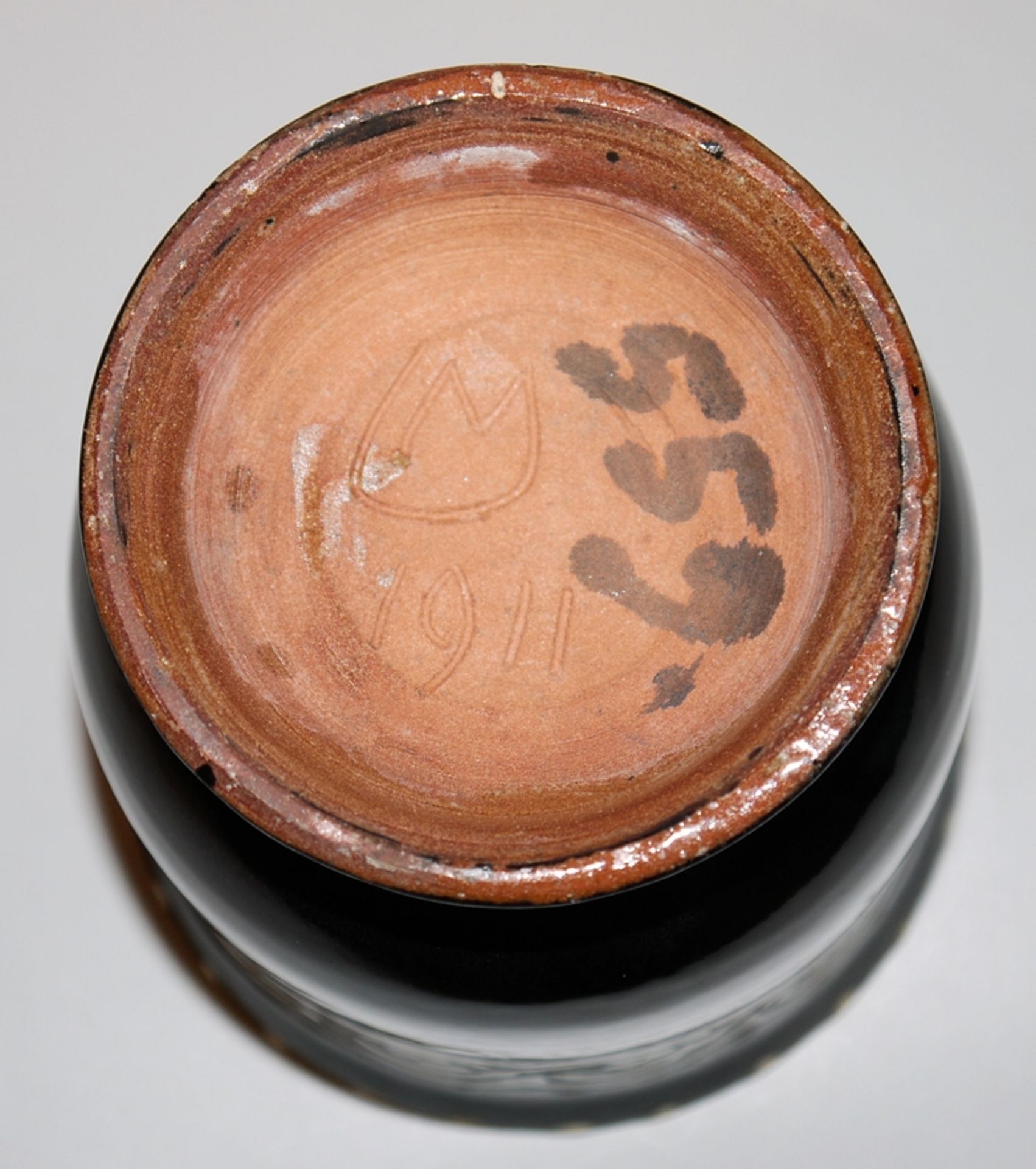 Max Laeuger, großer Teller und kleine Vase, Werkstattarbeiten 1897 und 1911 - Bild 2 aus 3