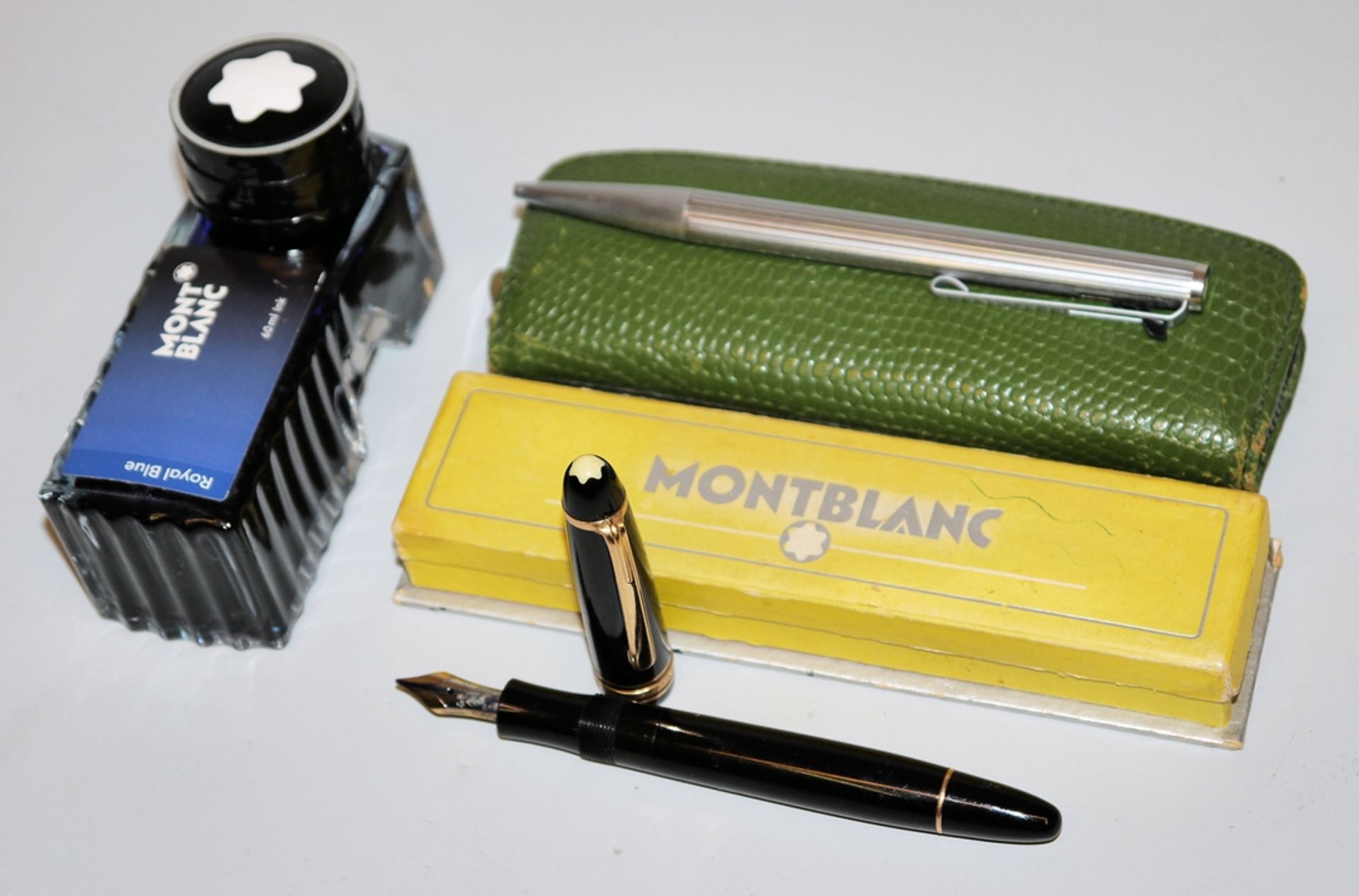 Dreimal Montblanc: Kolbenfüller Meisterstück, Kugelschreiber Ballpix und Tintenfass