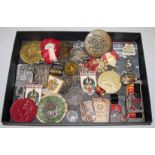 Sammlung ältere Abzeichen und Anstecker, u.a. Feuerwehr, Schützen- u. Sportverein, ab 1900, ca. 30 