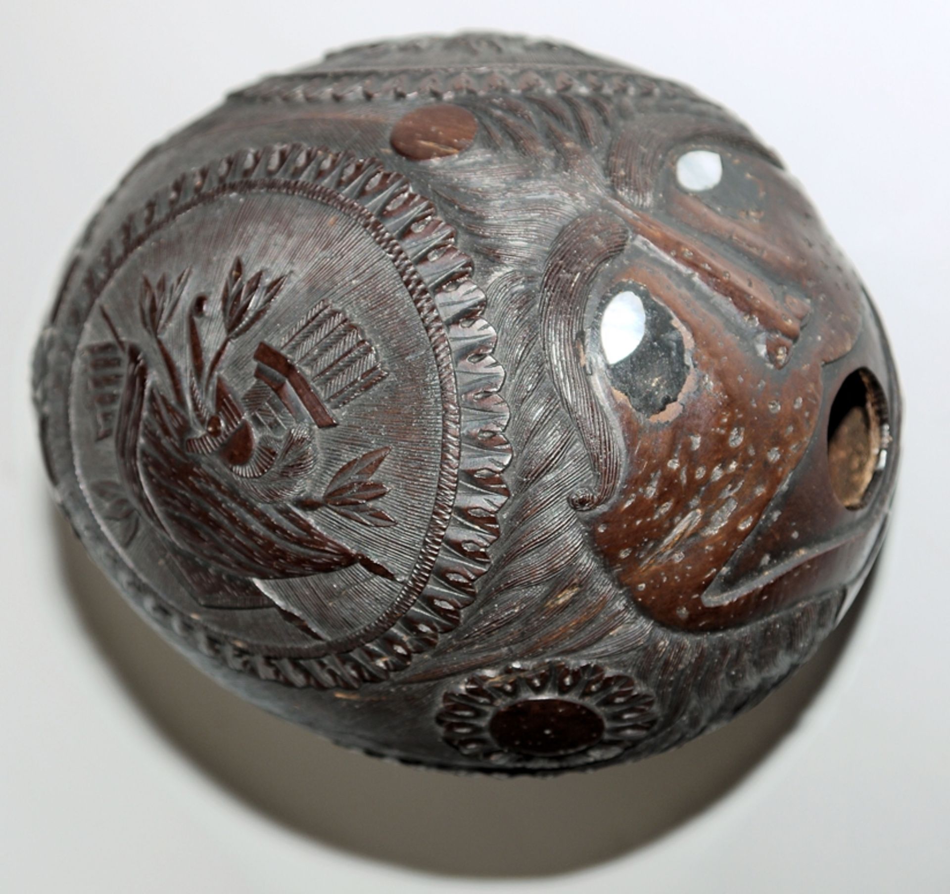 "Bugbear"-Pulverflasche aus Kokosnuss, napoleonisch um 1800