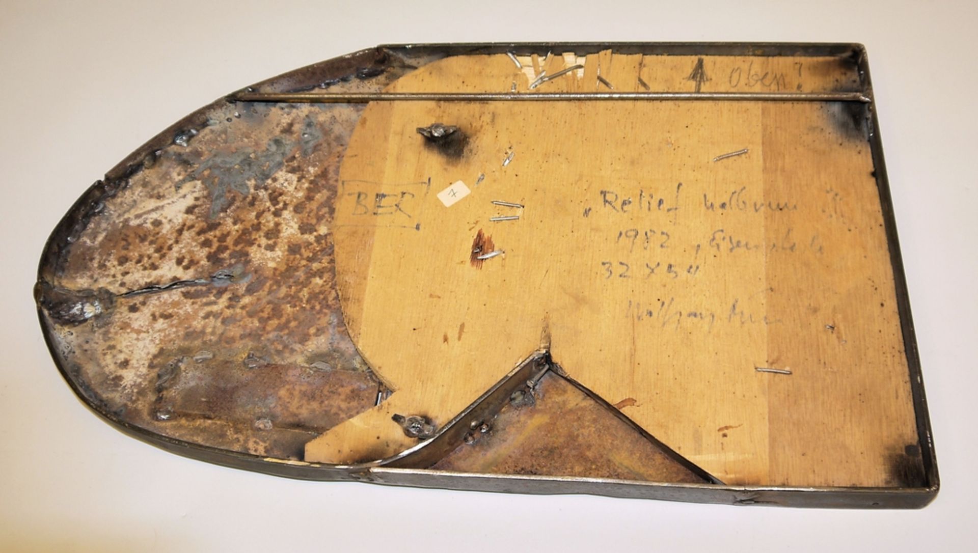 Wolfgang Bier, "Relief Halbrund" mit Schnürungen, Leder & Eisen, von 1982 - Bild 2 aus 2