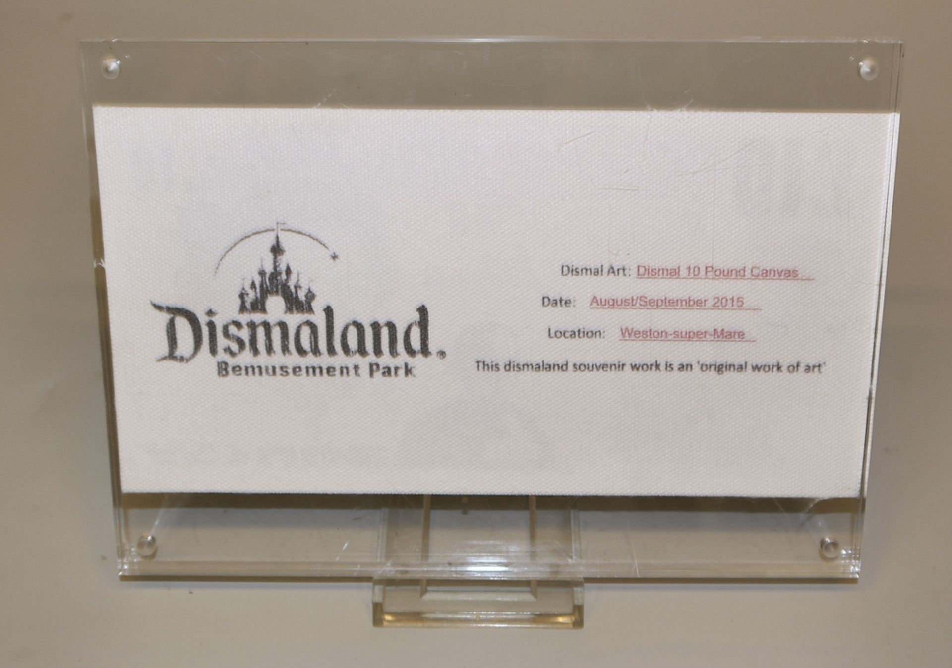 Banksy, Dismal 10 Pound Canvas, Multiple von 2015, Dismaland, unter Plexiglas - Bild 2 aus 2