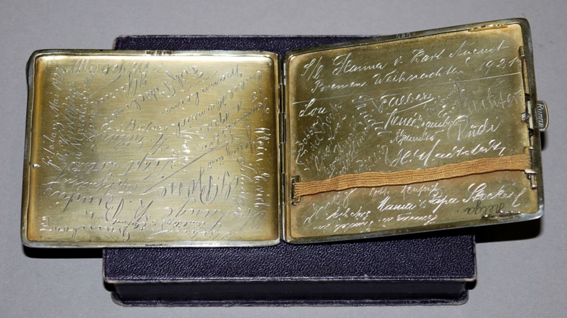 Silbernes Zigarettenetui mit Allianzwappen, datiert 1921 - Bild 3 aus 3