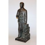 Monogrammist S.E. (F.E.) von 1957, Bronzeplastik eines Architekten, H 48 cm