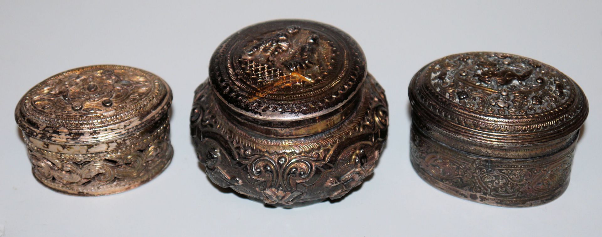Drei burmesische Silberdosen