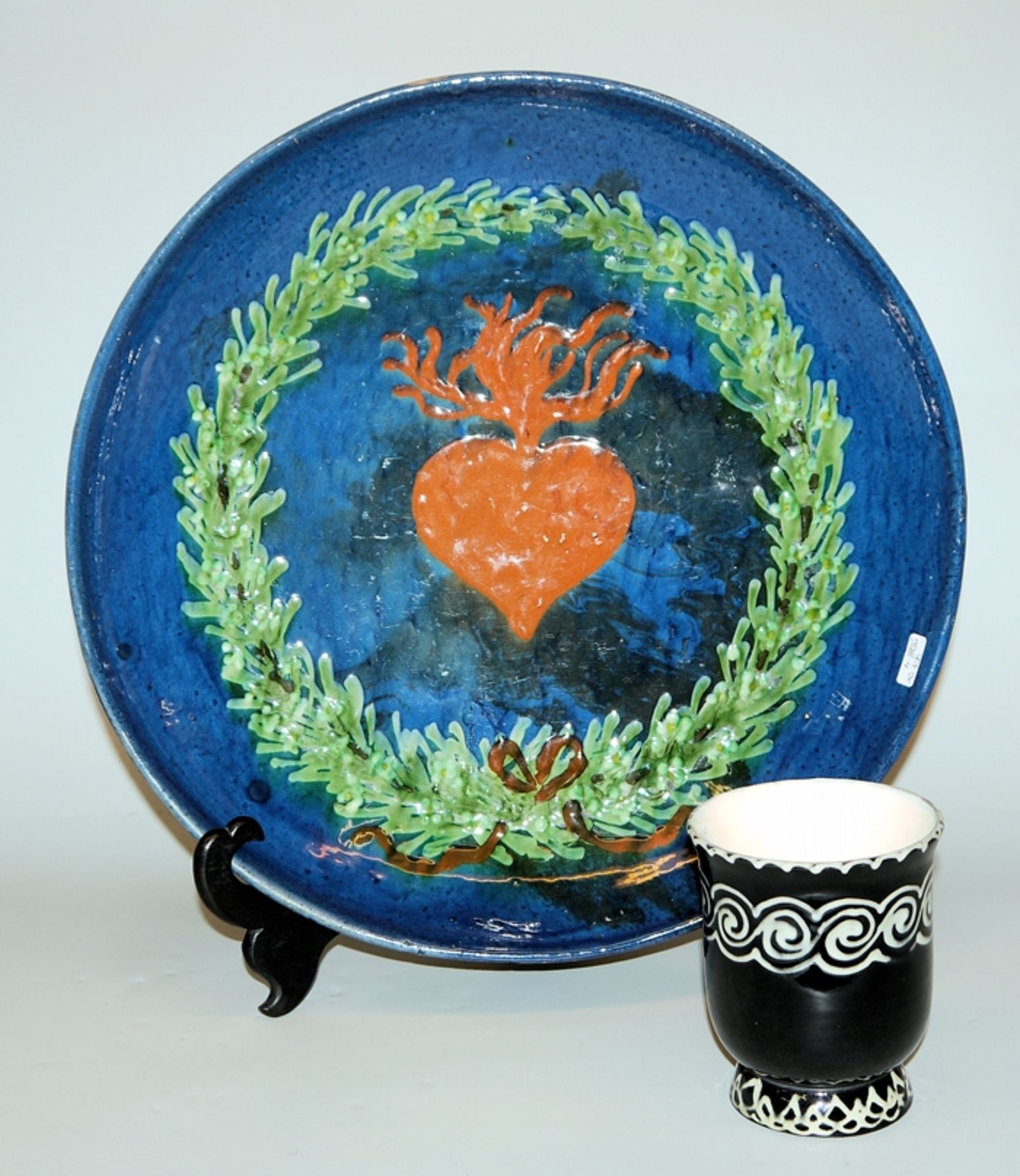 Max Laeuger, großer Teller und kleine Vase, Werkstattarbeiten 1897 und 1911