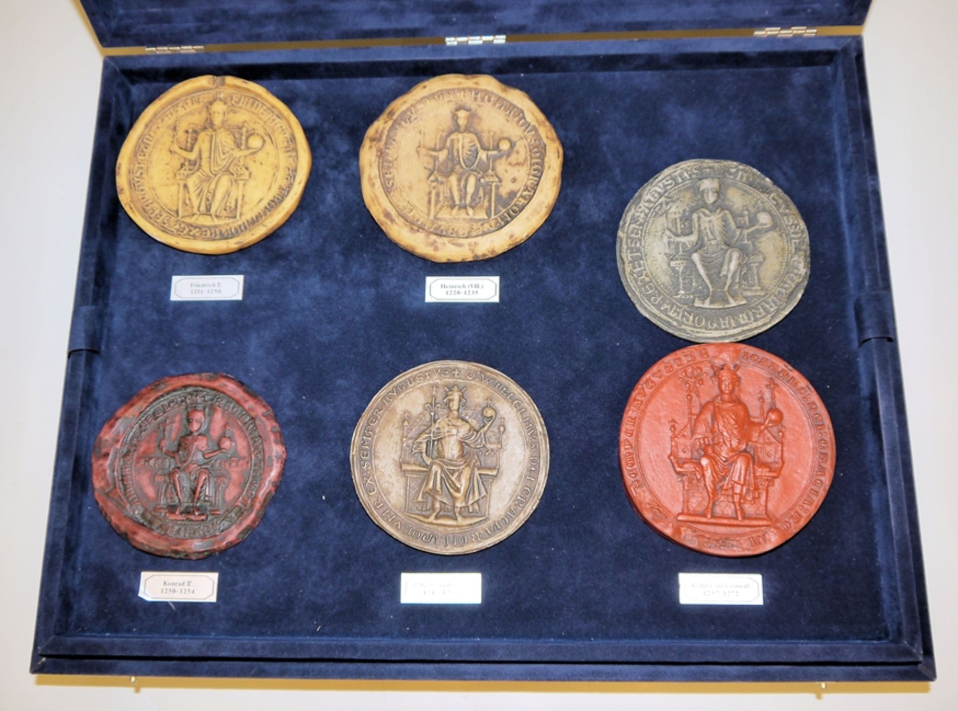 Gepflegte Sammlung "Siegel deutscher Kaiser und Könige" in vier Schatullen - Bild 3 aus 9