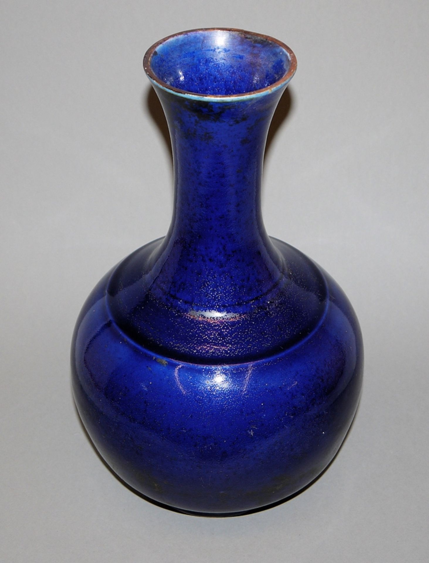 Monochrome Flaschenvase in Kobaltblau, China um 1900 - Bild 2 aus 3