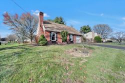 3 BED, 2 BATH HOUSE ON .33 ACRES