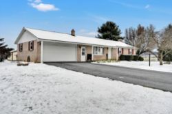 3 BED, 1½ BATH BRICK RANCHER & 24X24 SHOP ON .49 ACRES