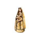 Barocke Madonna mit Kind, Holz/Masse, feine Bemalung, Holzgliederkörper, Finger vom Jesuskind