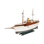 Märklin Yacht ”Jolanda” Nr. 5064, um 1925, HL, Uhrwerk intakt, 1 Beiboot fehlt, 1 Mast und Bugspitze