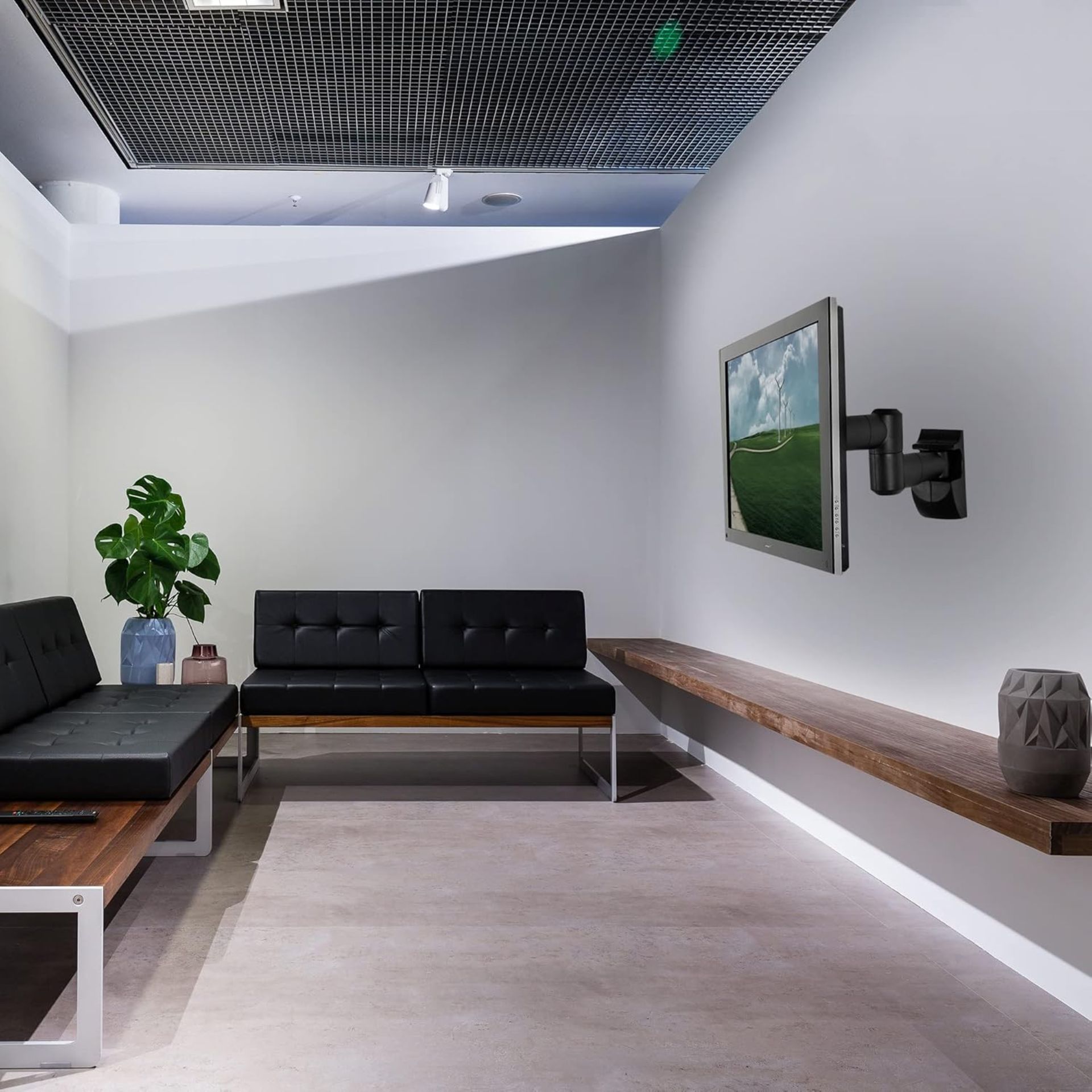 RRP £22.99 - ProperAV Swing Arm TV Wall Bracket 23" 24" 28" 32" 37" 40" 42" 43" 46" Tilt 20° VESA - Image 9 of 10