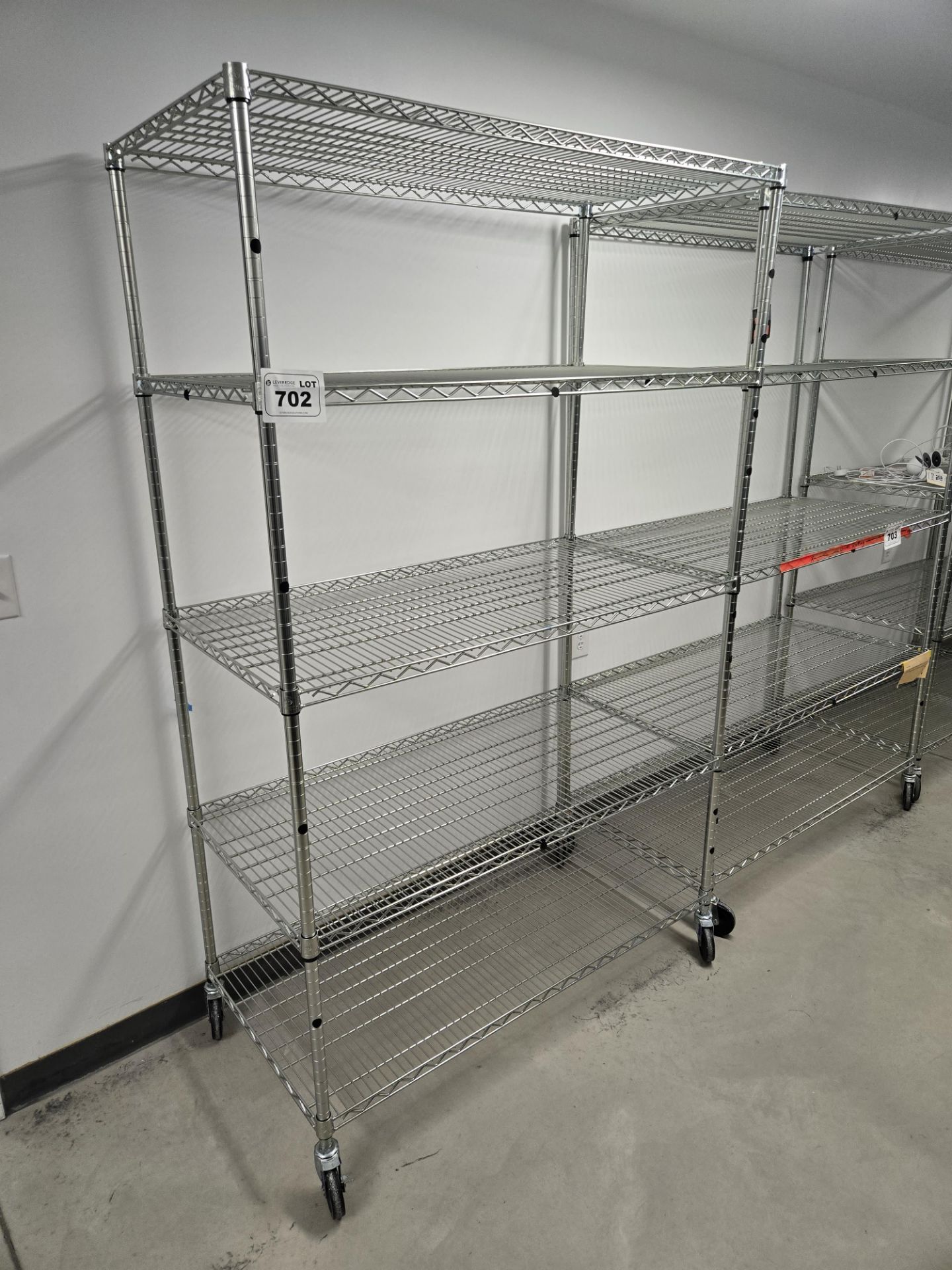 Chrome Rolling Wire Rack approx. 48