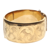 Excalibur Rolled Gold Bangle with Etched Design