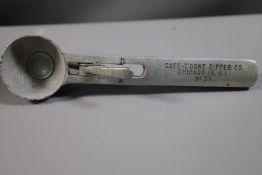 VINTAGE ICE CREAM SCOOP
