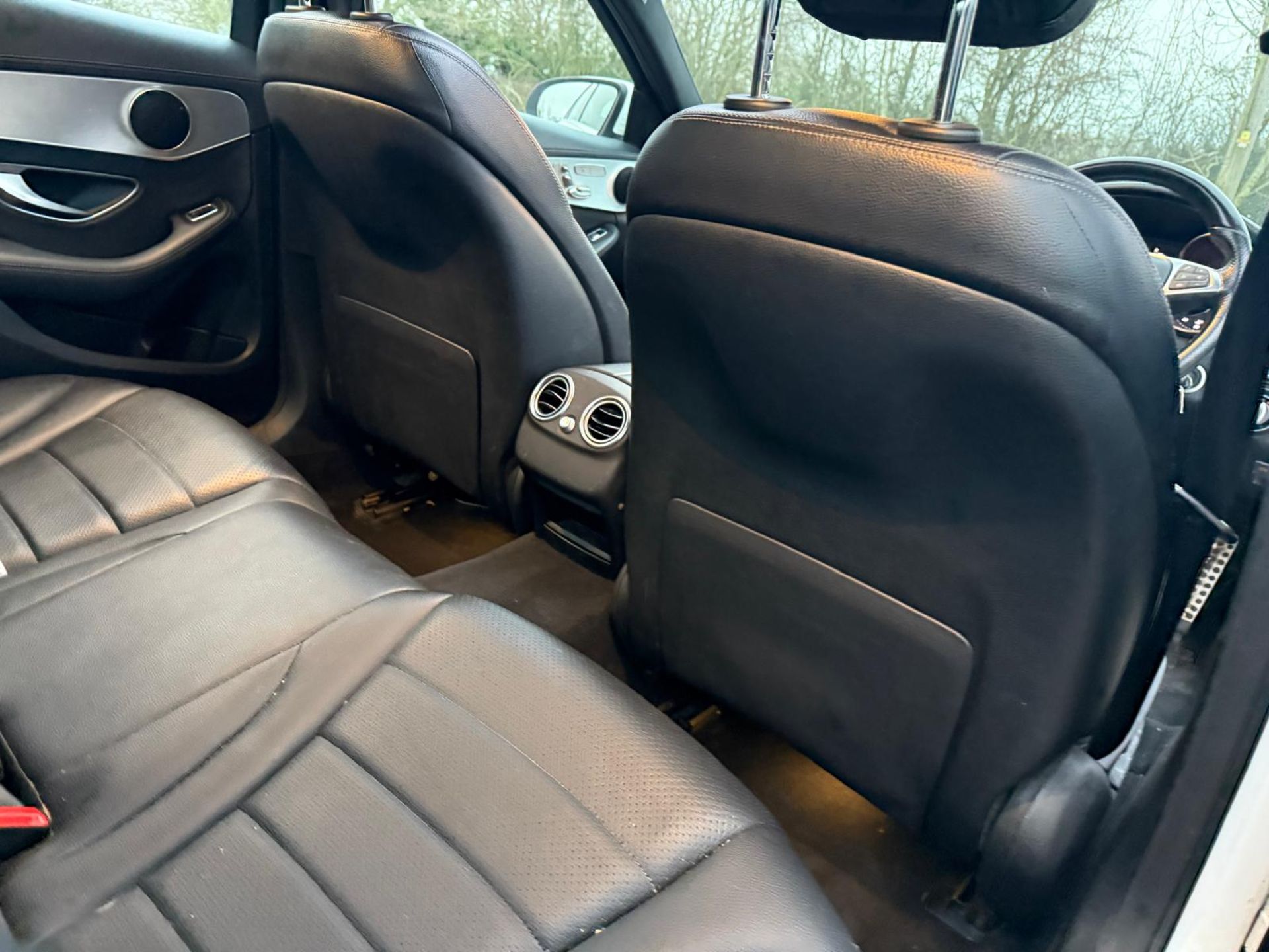 (ON SALE) MERCEDES C220 * AMG LINE PREMIUM * (15 REG) AUTOMATIC * 87K MILES !!! PANORAMIC ROOF - Image 10 of 16