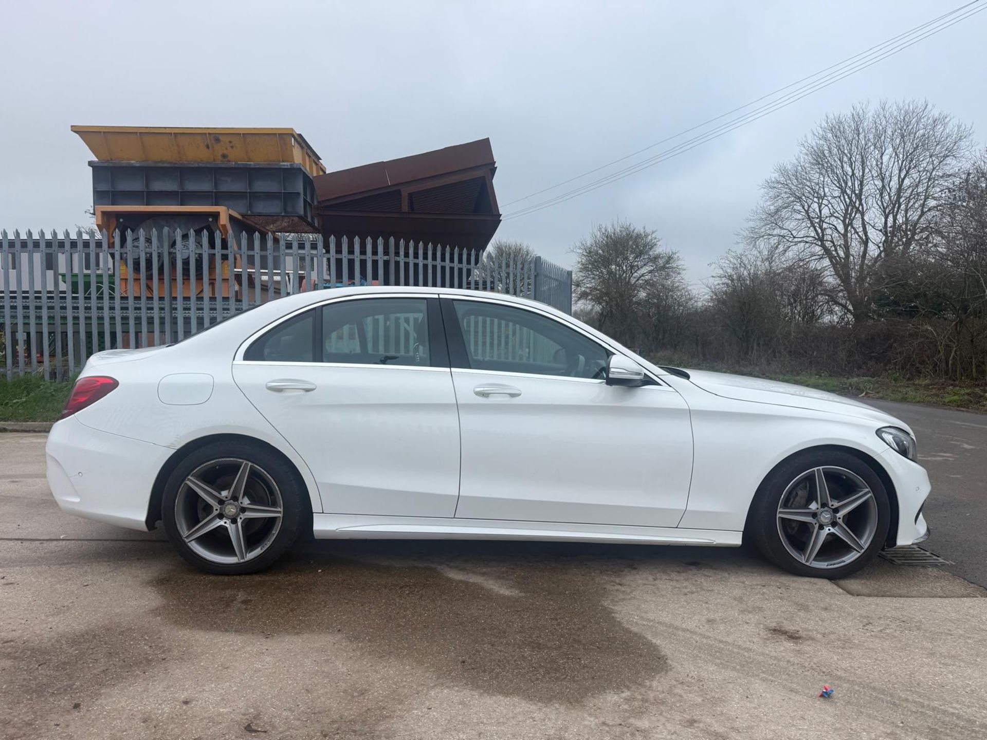 (ON SALE) MERCEDES C220 * AMG LINE PREMIUM * (15 REG) AUTOMATIC * 87K MILES !!! PANORAMIC ROOF - Image 2 of 16