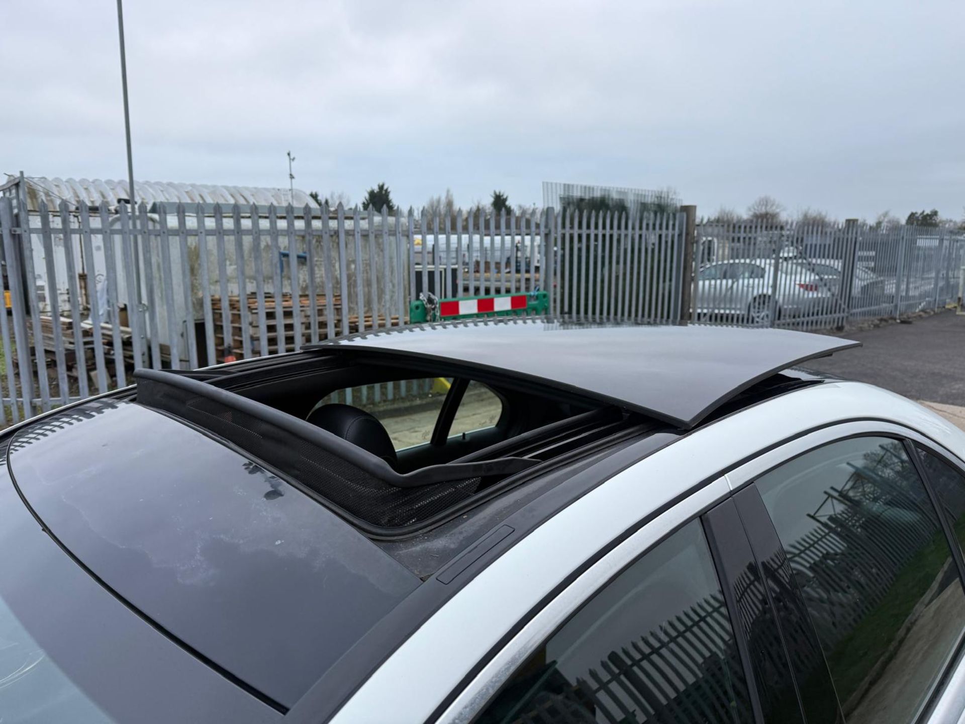 (ON SALE) MERCEDES C220 * AMG LINE PREMIUM * (15 REG) AUTOMATIC * 87K MILES !!! PANORAMIC ROOF - Image 14 of 16