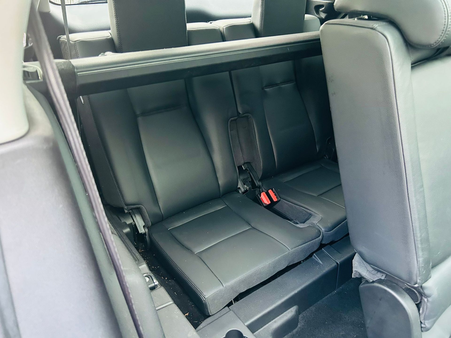 LAND ROVER DISCOVERY SPORT 2.0 TD4 SE TECH AUTOMATIC *4WD* (67 REG) EURO 6 !! 7 SEATER - Image 29 of 31