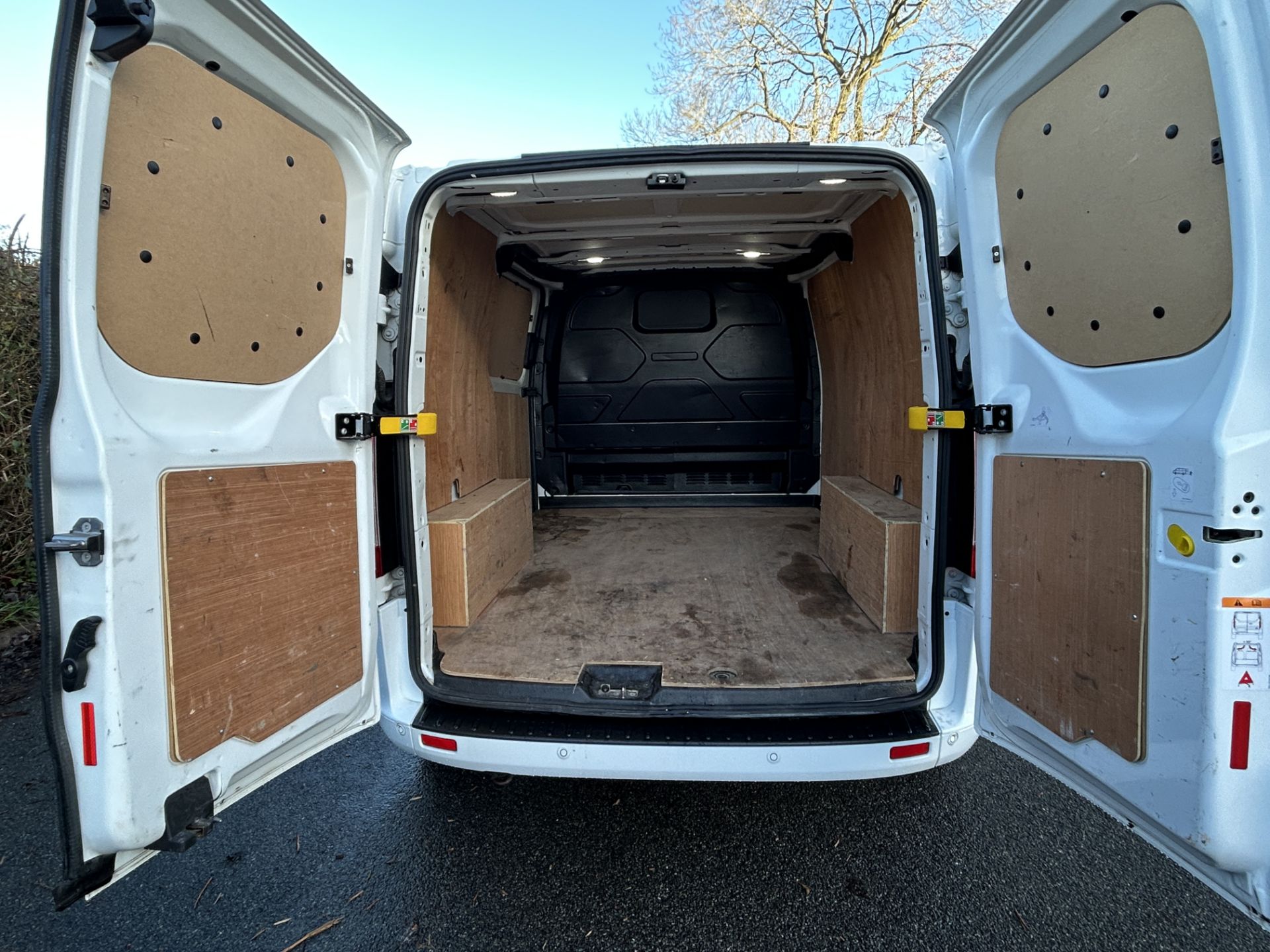 FORD TRANSIT CUSTOM 2.0 ECOBLUE 290 SPORT EDITION (21 REG) 1 OWNER * VERY NICE EXAMPLE !!! - Image 20 of 27