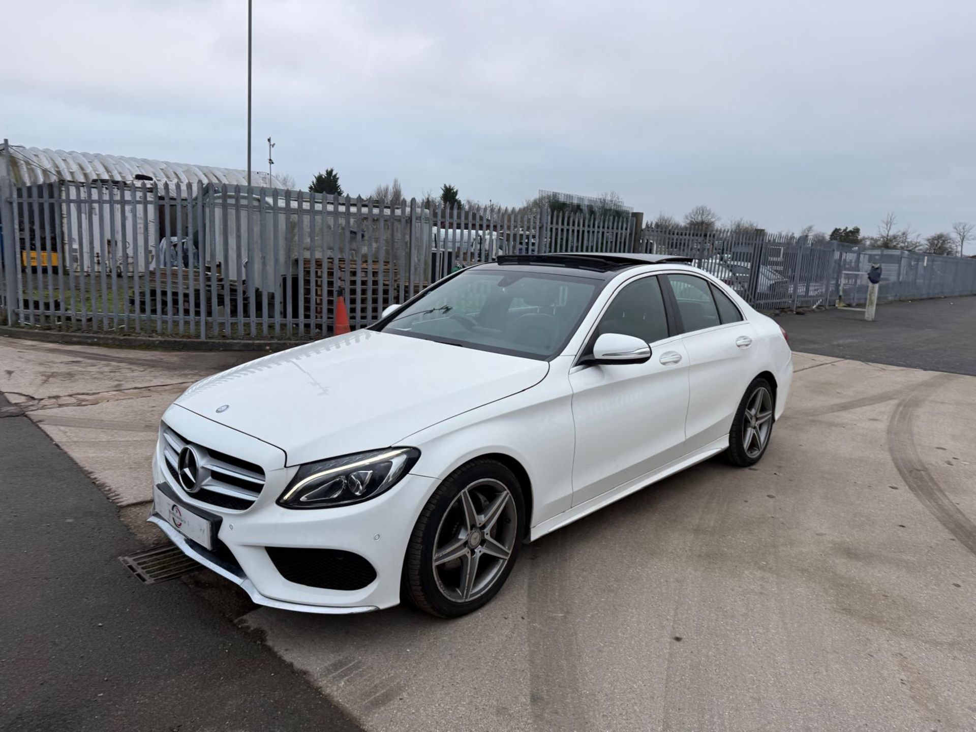 (ON SALE) MERCEDES C220 * AMG LINE PREMIUM * (15 REG) AUTOMATIC * 87K MILES !!! PANORAMIC ROOF - Image 7 of 16