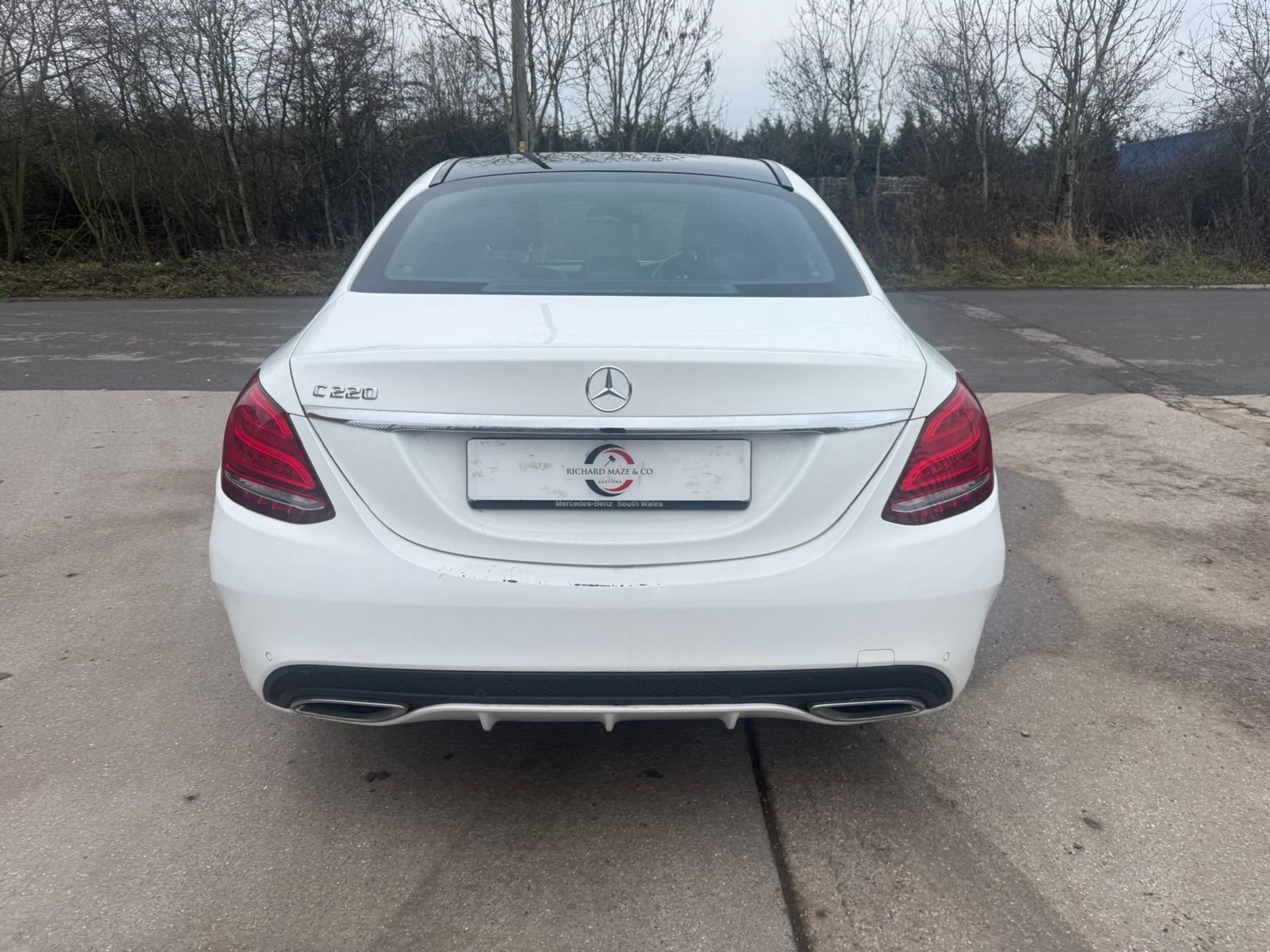 (ON SALE) MERCEDES C220 * AMG LINE PREMIUM * (15 REG) AUTOMATIC * 87K MILES !!! PANORAMIC ROOF - Image 4 of 16