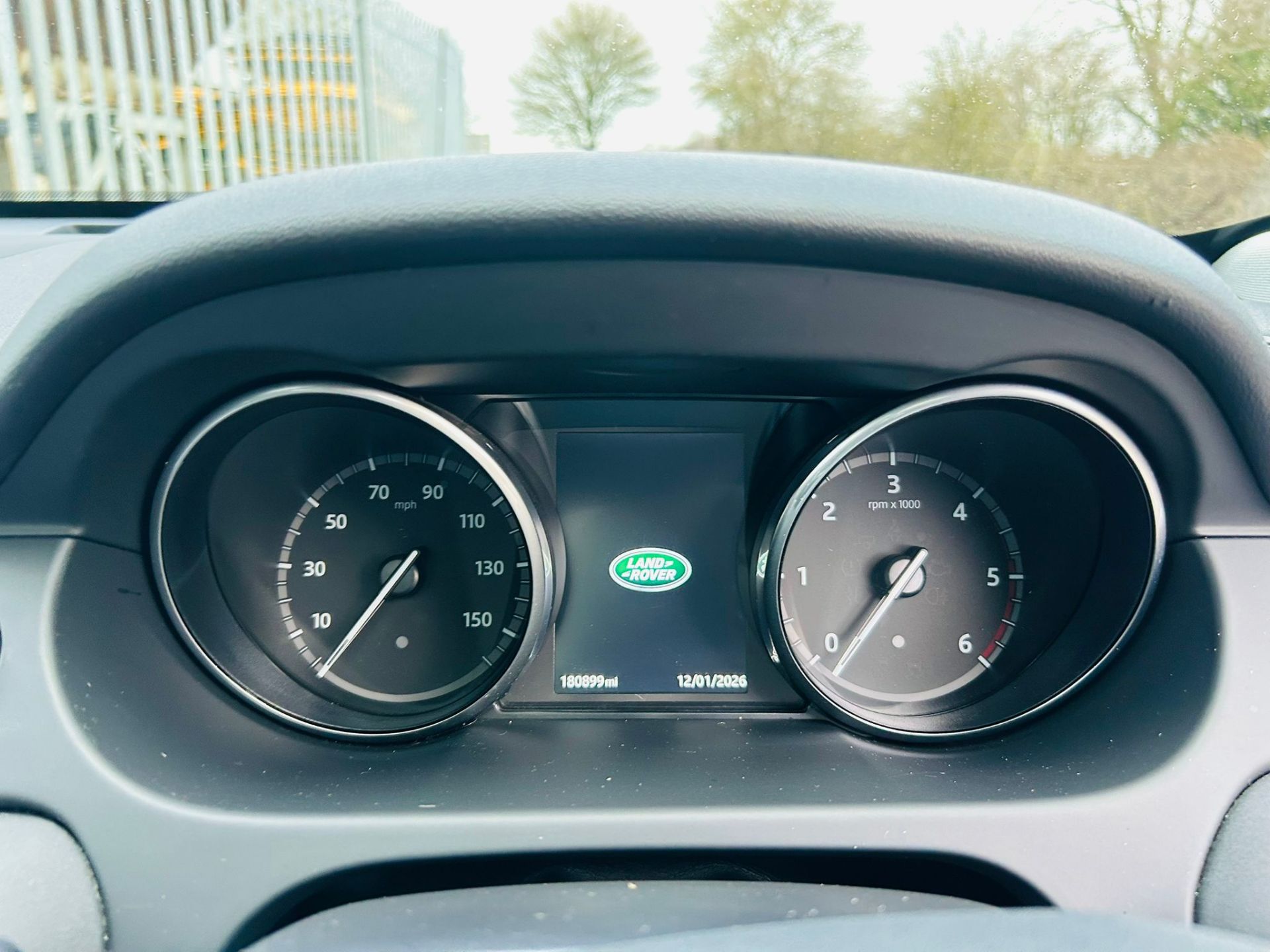 LAND ROVER DISCOVERY SPORT 2.0 TD4 SE TECH AUTOMATIC *4WD* (67 REG) EURO 6 !! 7 SEATER - Image 22 of 31