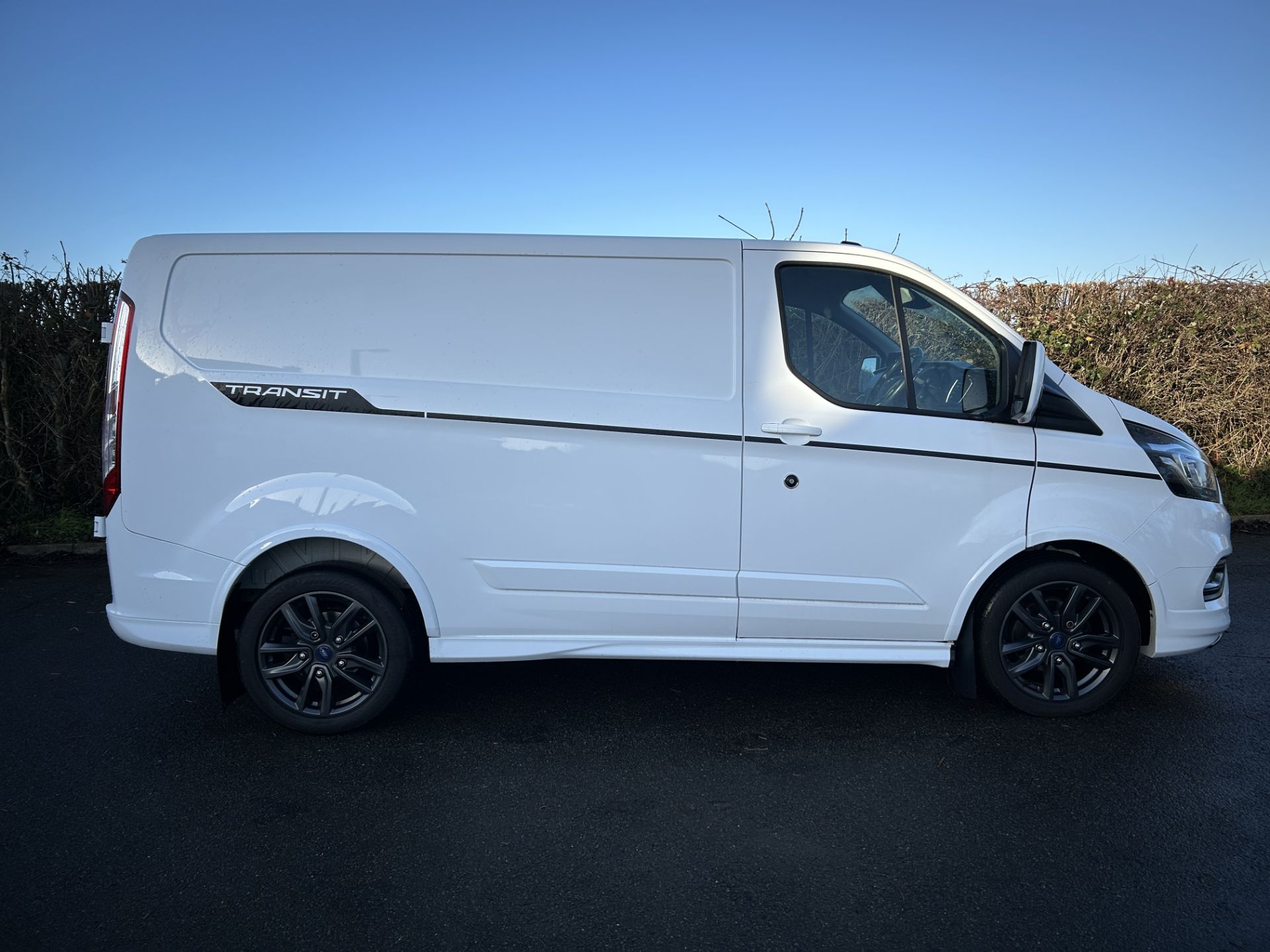 FORD TRANSIT CUSTOM 2.0 ECOBLUE 290 SPORT EDITION (21 REG) 1 OWNER * VERY NICE EXAMPLE !!! - Image 2 of 27