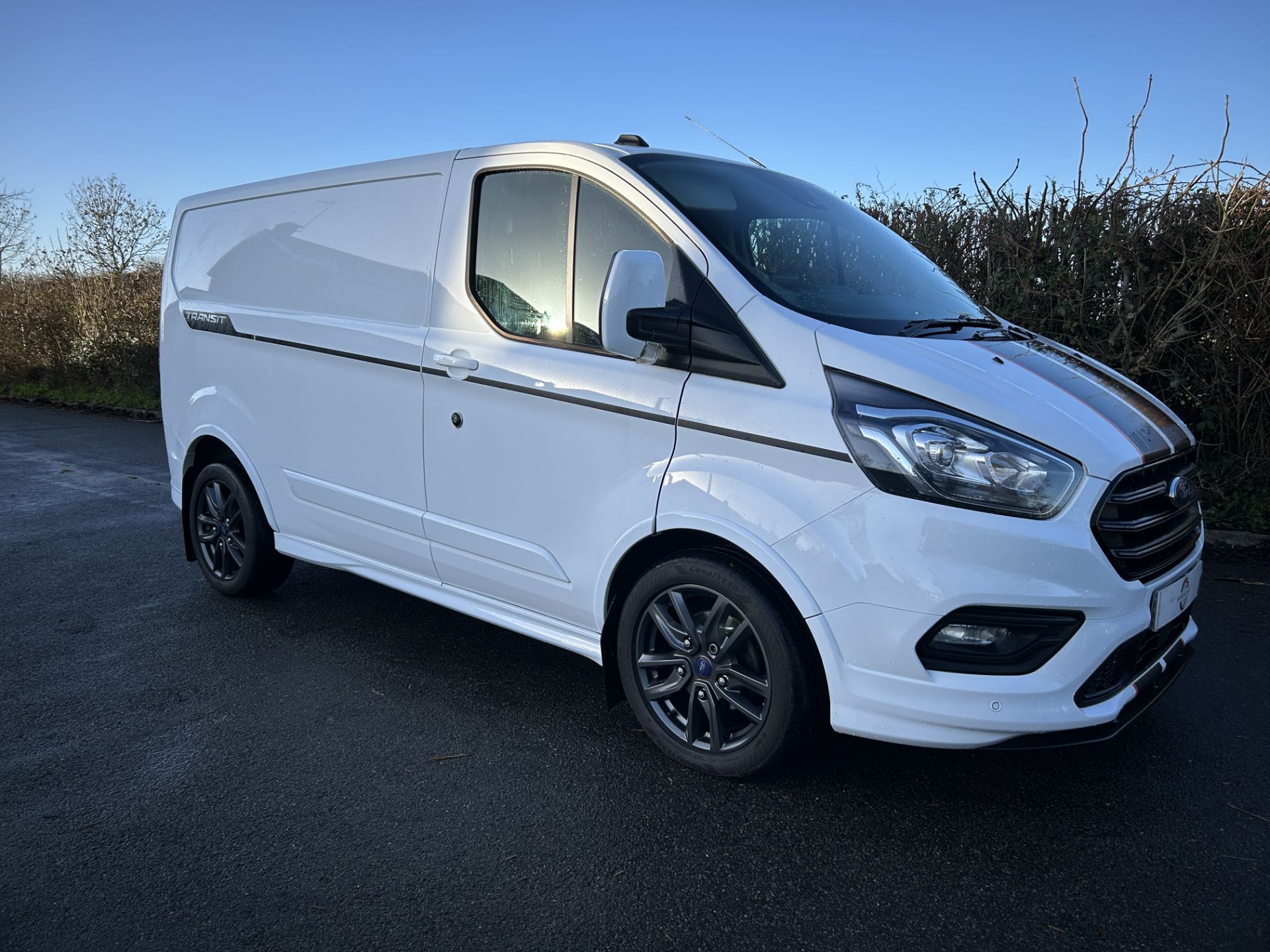 FORD TRANSIT CUSTOM 2.0 ECOBLUE 290 SPORT EDITION (21 REG) 1 OWNER * VERY NICE EXAMPLE !!! - Image 11 of 27