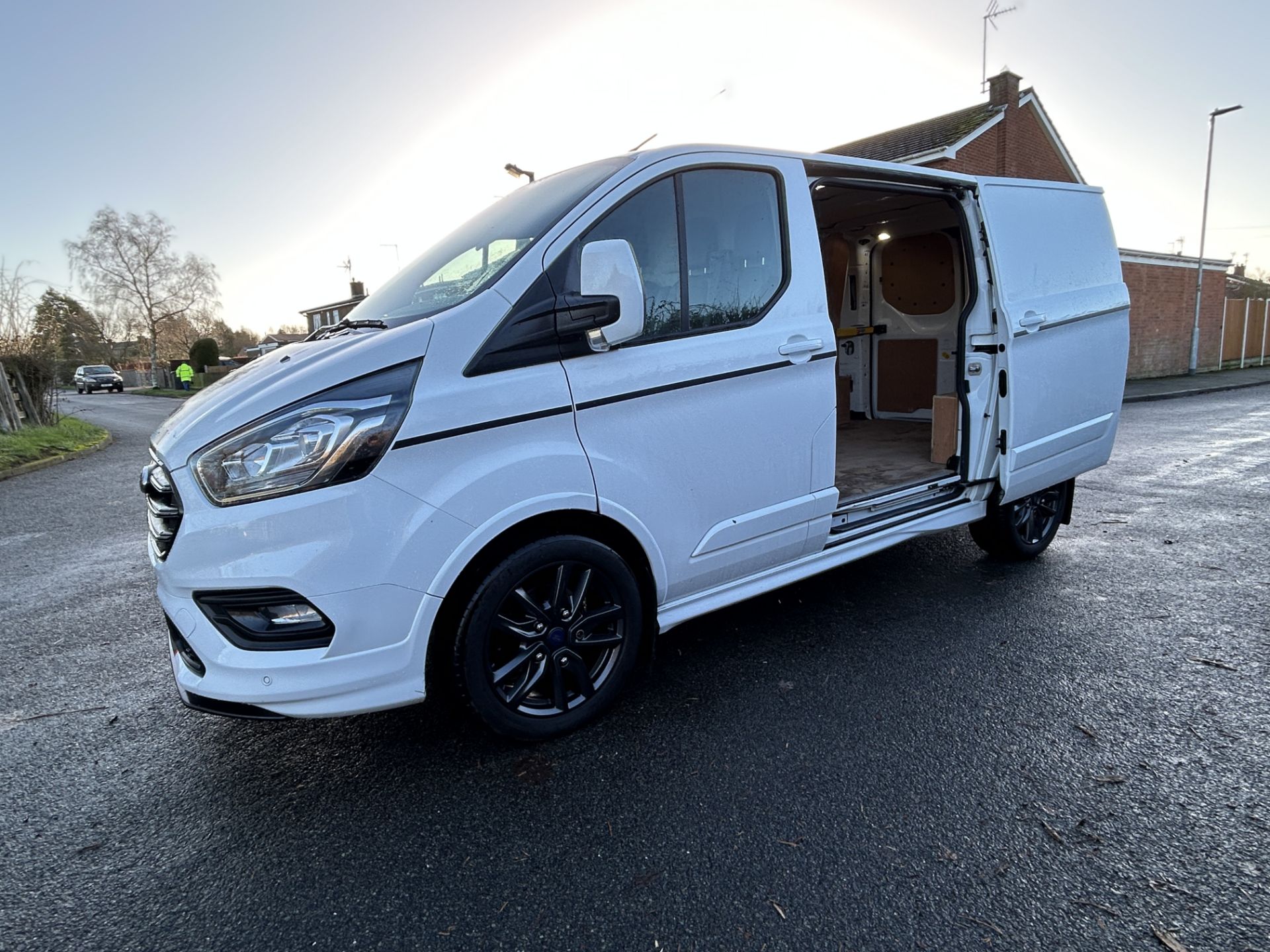 FORD TRANSIT CUSTOM 2.0 ECOBLUE 290 SPORT EDITION (21 REG) 1 OWNER * VERY NICE EXAMPLE !!! - Image 9 of 27