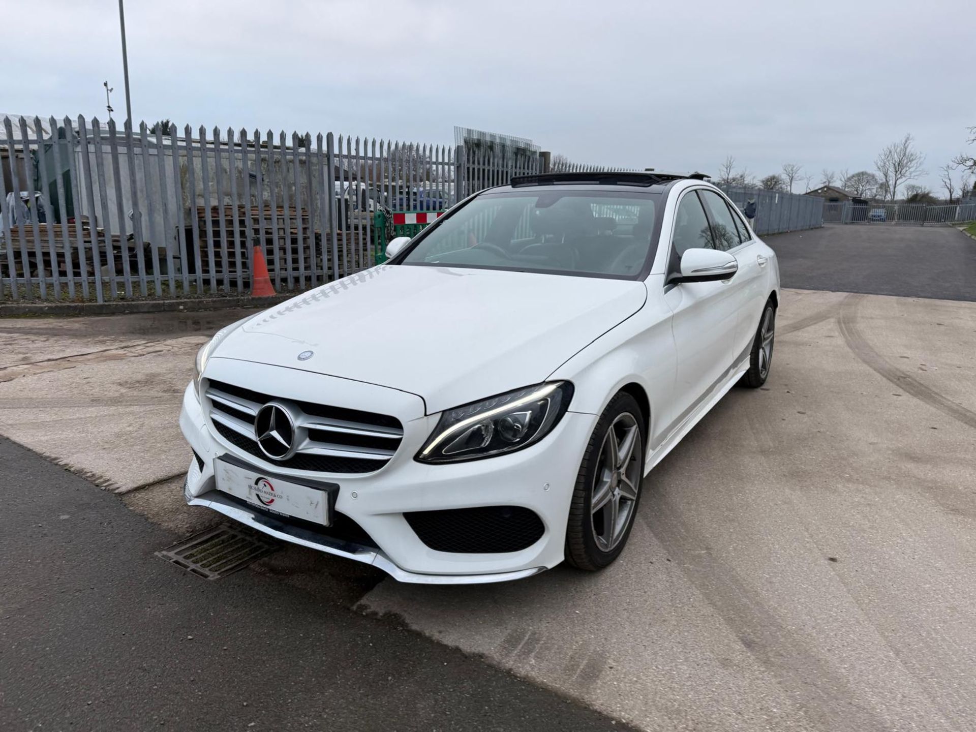 (ON SALE) MERCEDES C220 * AMG LINE PREMIUM * (15 REG) AUTOMATIC * 87K MILES !!! PANORAMIC ROOF - Image 8 of 16