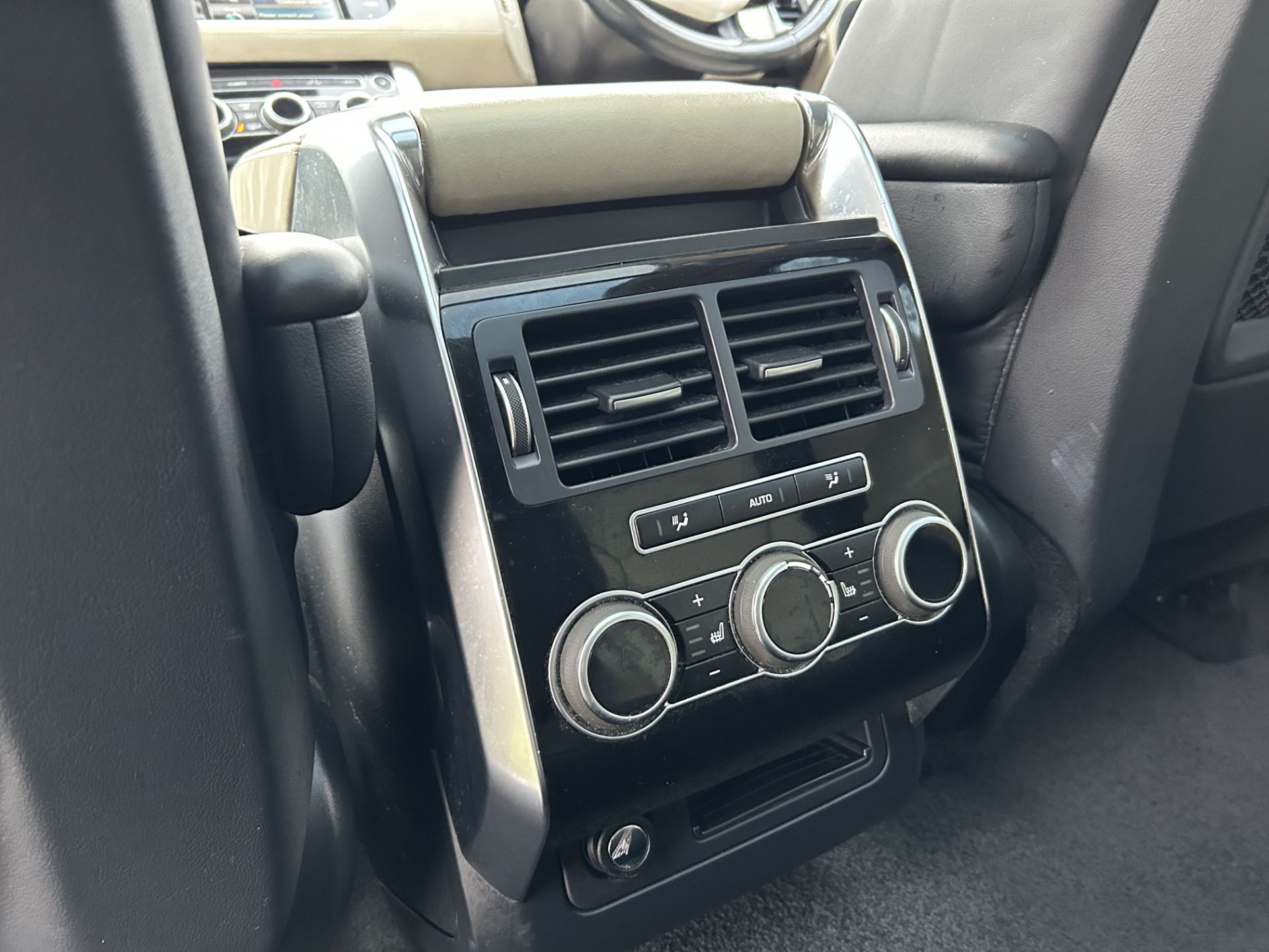 RANGE ROVER SPORT AUTOBIOGRAPHY DYNAMIC 3.0 SDV6 DIESEL/HYBRID AUTOMATIC * 15 REG * SERVICE HISTORY! - Image 15 of 39