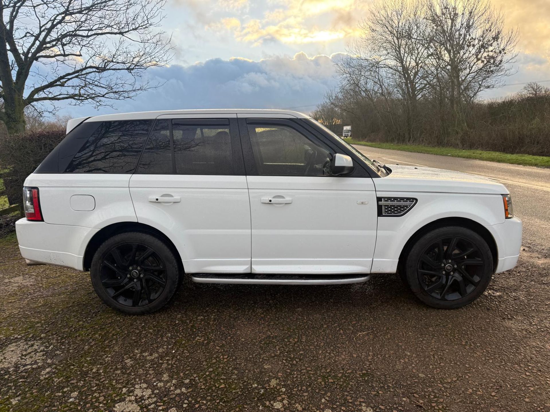 RANGE ROVER SPORT 3.0 SDV6 AUTOBIOGRAPHY (12 REG) * SERVICE HISTORY * AUTOMATIC * 93K MILES !!! - Image 2 of 26