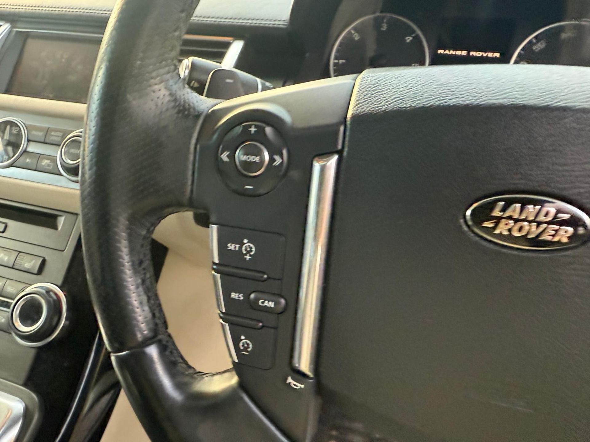 RANGE ROVER SPORT 3.0 SDV6 AUTOBIOGRAPHY (12 REG) * SERVICE HISTORY * AUTOMATIC * 93K MILES !!! - Image 24 of 26