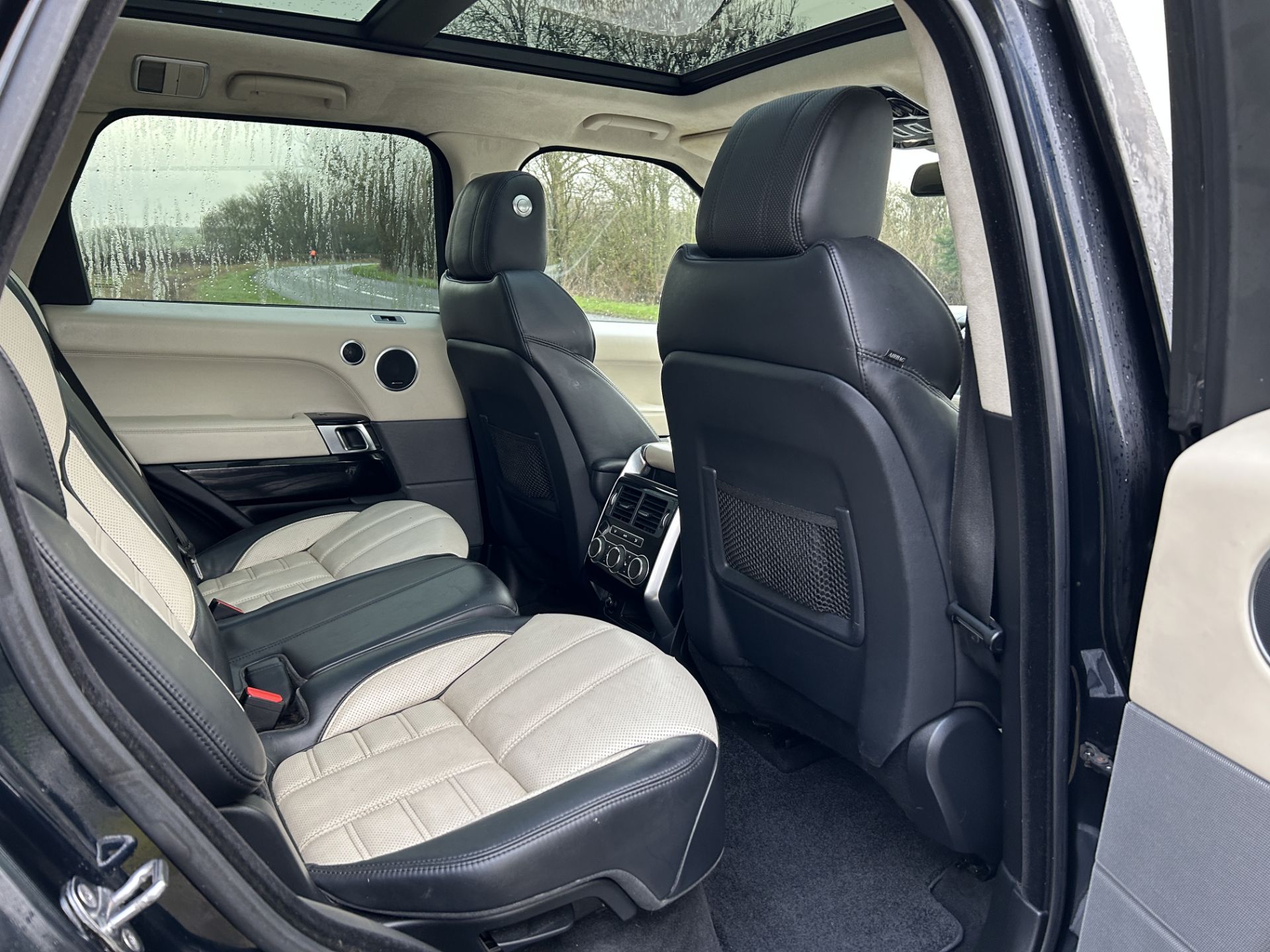 RANGE ROVER SPORT AUTOBIOGRAPHY DYNAMIC 3.0 SDV6 DIESEL/HYBRID AUTOMATIC * 15 REG * SERVICE HISTORY! - Image 19 of 39