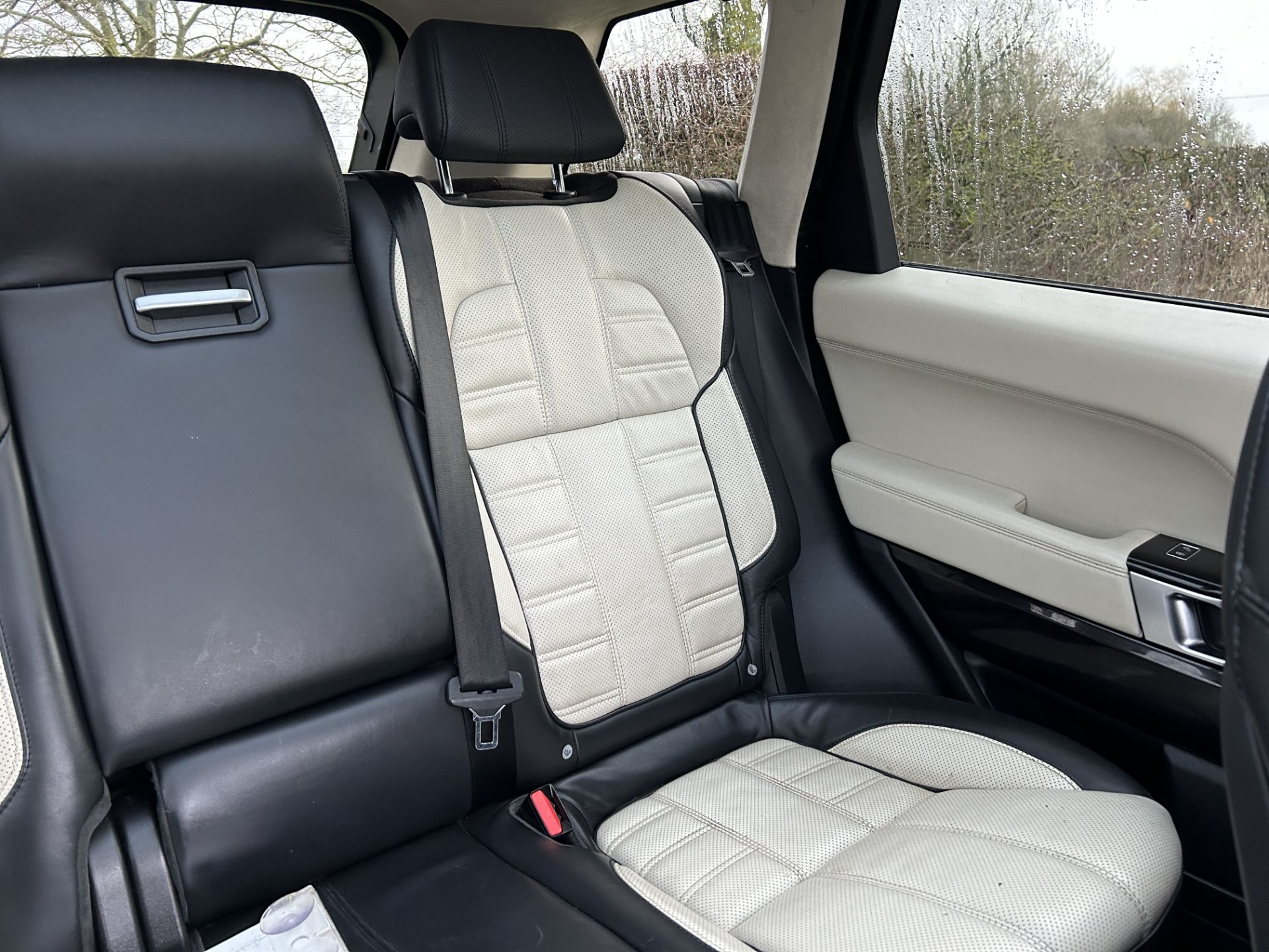 RANGE ROVER SPORT AUTOBIOGRAPHY DYNAMIC 3.0 SDV6 DIESEL/HYBRID AUTOMATIC * 15 REG * SERVICE HISTORY! - Image 37 of 39