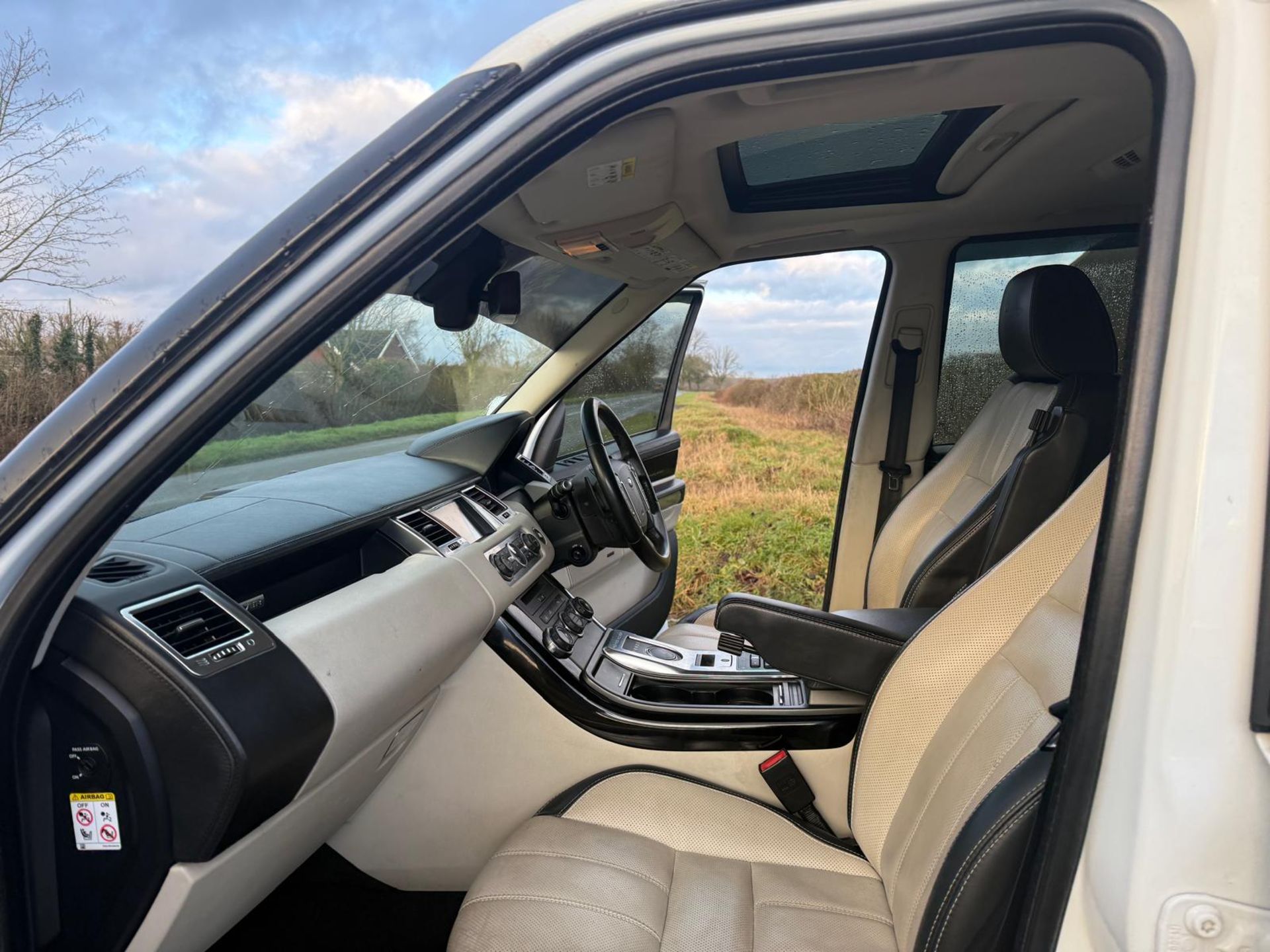 RANGE ROVER SPORT 3.0 SDV6 AUTOBIOGRAPHY (12 REG) * SERVICE HISTORY * AUTOMATIC * 93K MILES !!! - Image 26 of 26