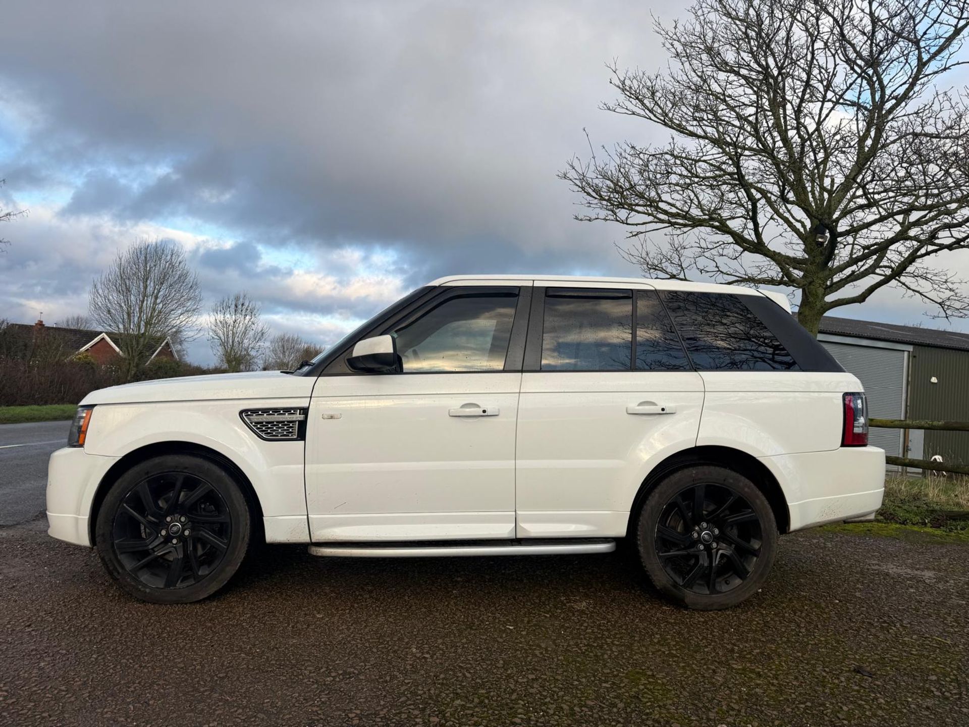 RANGE ROVER SPORT 3.0 SDV6 AUTOBIOGRAPHY (12 REG) * SERVICE HISTORY * AUTOMATIC * 93K MILES !!! - Image 9 of 26