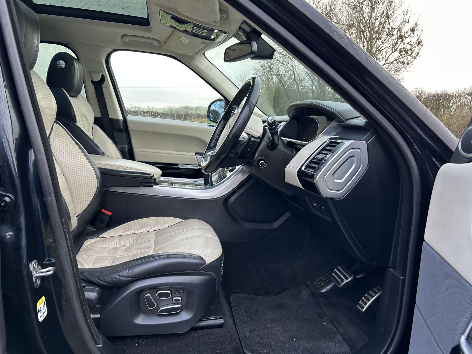 RANGE ROVER SPORT AUTOBIOGRAPHY DYNAMIC 3.0 SDV6 DIESEL/HYBRID AUTOMATIC * 15 REG * SERVICE HISTORY! - Image 23 of 39