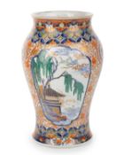 JAPANESE IMARI VASE, LATE 19TH/EARLY 20TH CENTURY