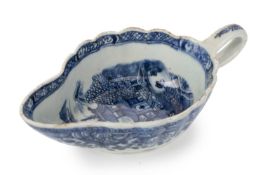 CHINESE BLUE AND WHITE SAUCE BOAT, 18TH CENTURY, QIANLONG (1736 - 1795)